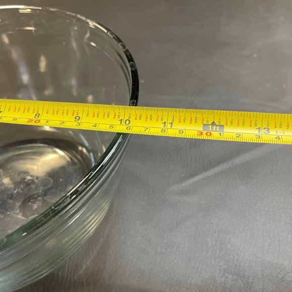 Glass mixing bowl - Picture 2 of 3